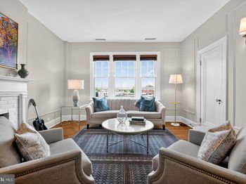 1661 Crescent Place NW