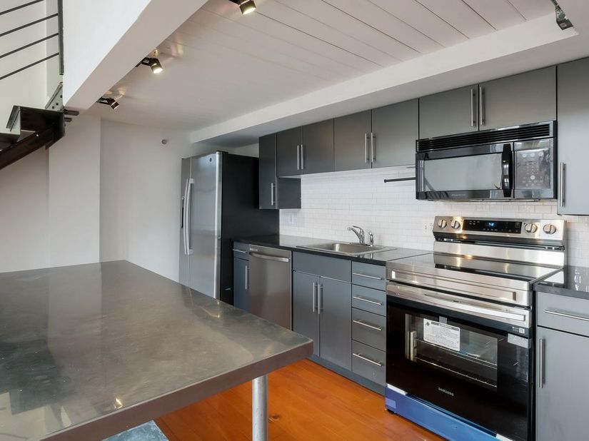 1027 Arch Street 407, Philadelphia PA 19107