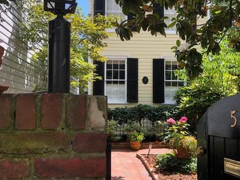 518 Queen Street