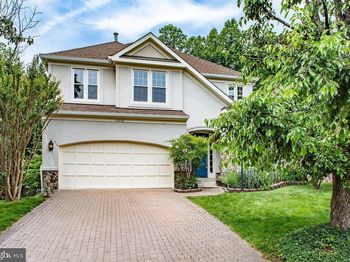 10008 Leamoore Lane