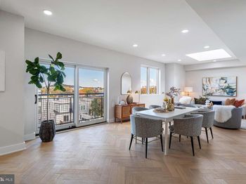 1516 East Capitol Street NE