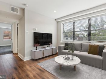 212 Oakwood Street SE