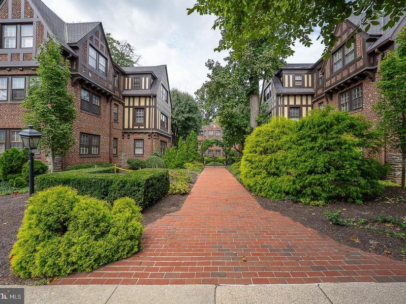 415 City Avenue H2, Merion Station PA 19066