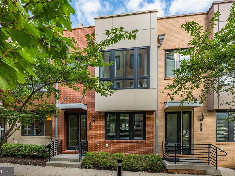 130 Cambria Walk, Alexandria VA 22304
