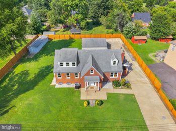 6334 Edgemoor Lane