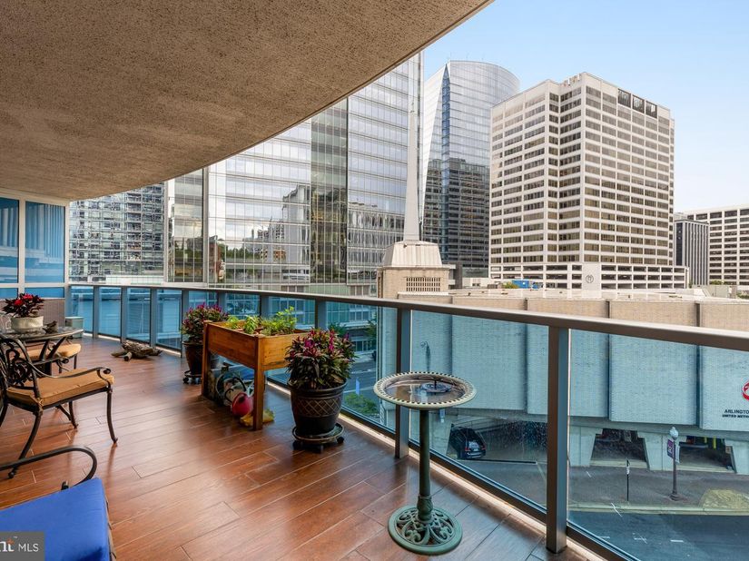 1881 N Nash Street N 301, Arlington VA 22209