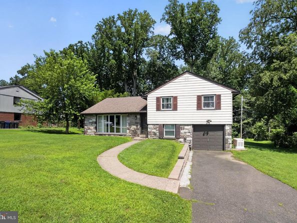 615 Hoyt Road, Huntingdon Valley PA 19006