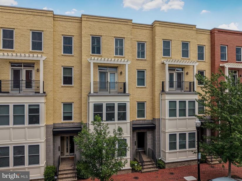 1911 Main Line Boulevard 102, Alexandria VA 22301