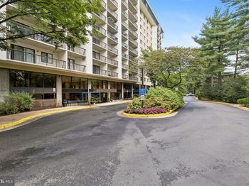 3800 Powell Lane