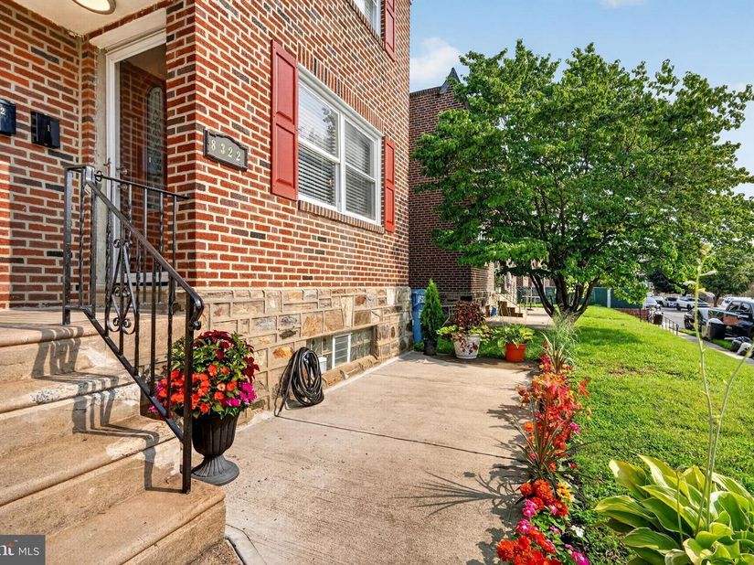 8322 Alma Street, Philadelphia PA 19152