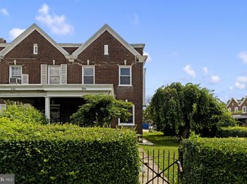 326 W Nedro Avenue