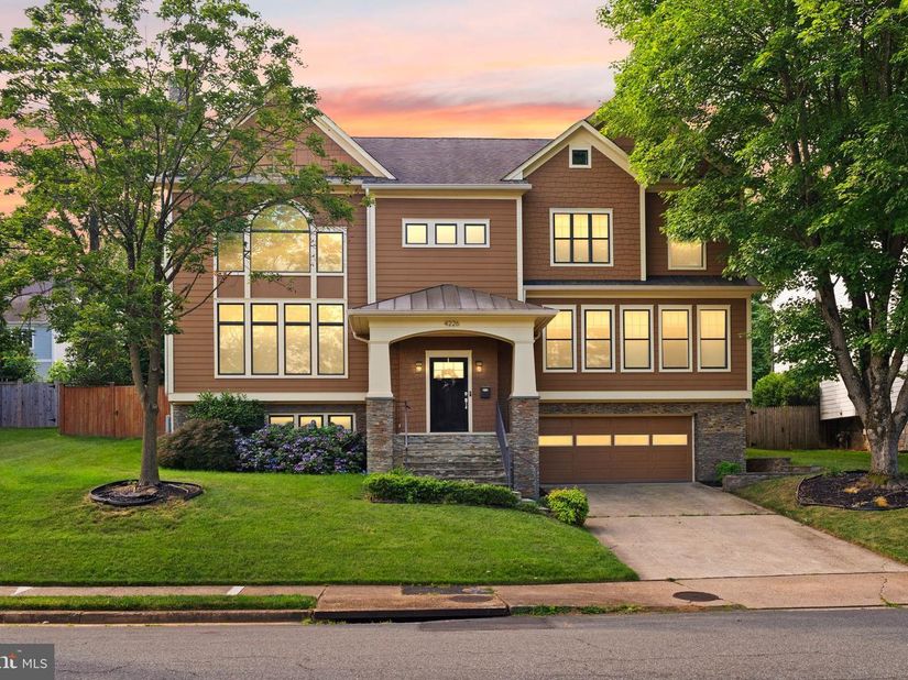 4226 40TH Street N, Arlington VA 22207