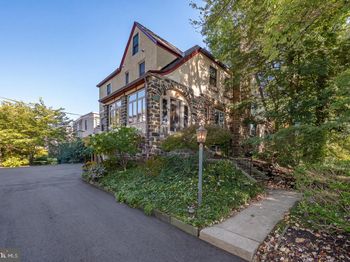 513 E Wynnewood Road