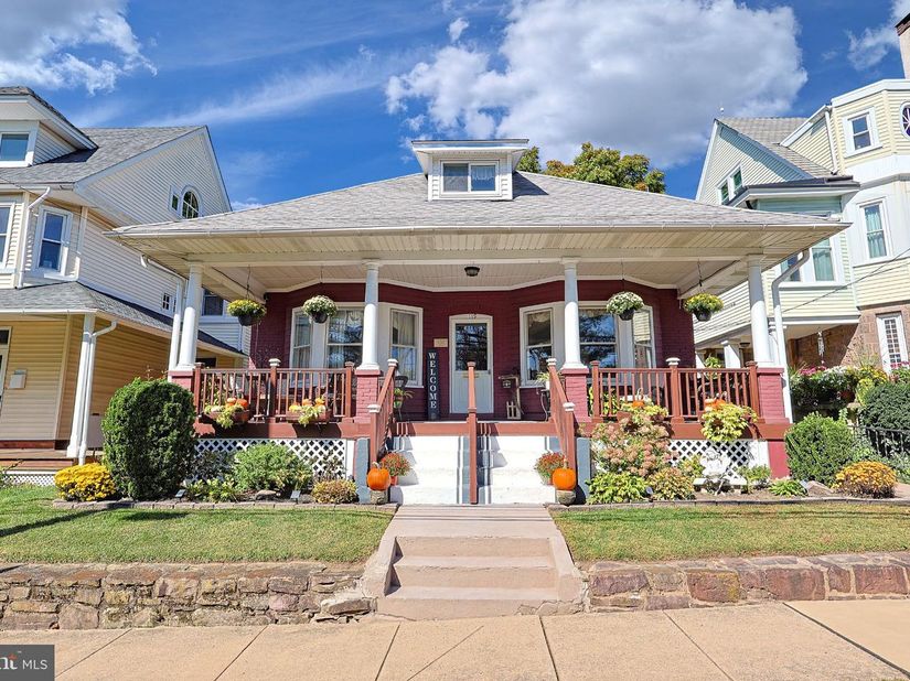 119 W Ashland Street W, Doylestown PA 18901