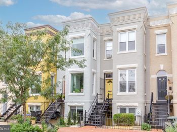 1549 4TH Street NW