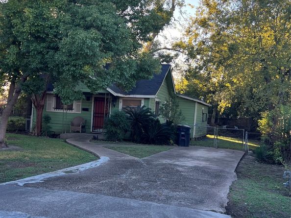 4305 Los Angeles Street, Houston TX 77026