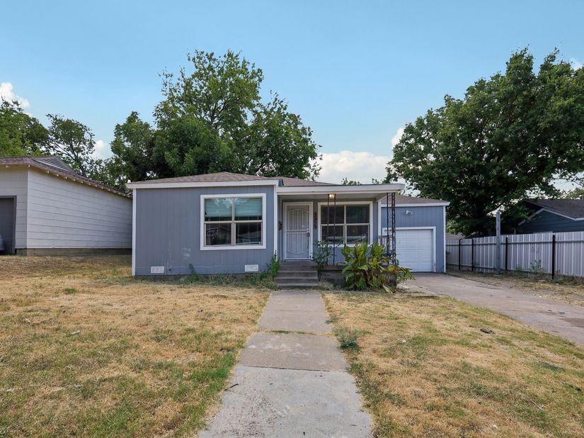 3455 W Boyce Avenue, Fort Worth TX 76133