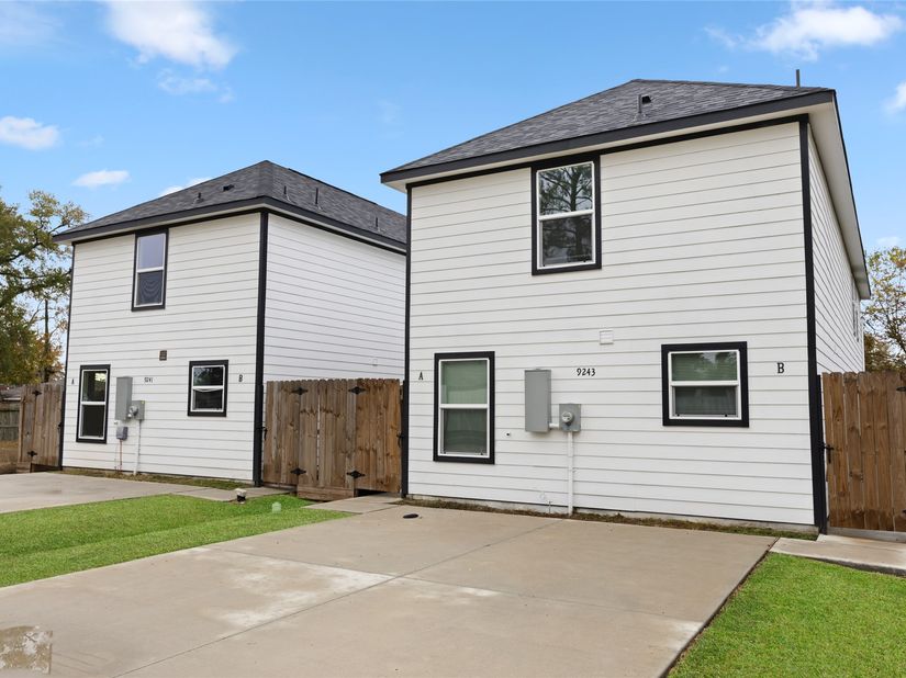 9243 Seeker Street, Houston TX 77028