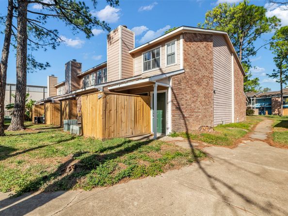 7402 Alabonson Road 301, Houston TX 77088