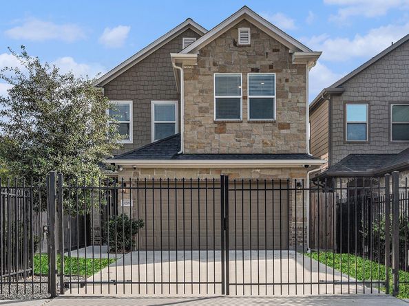 9209 Noel Street, Houston TX 77033