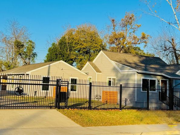 7909 Goode Street, Houston TX 77012
