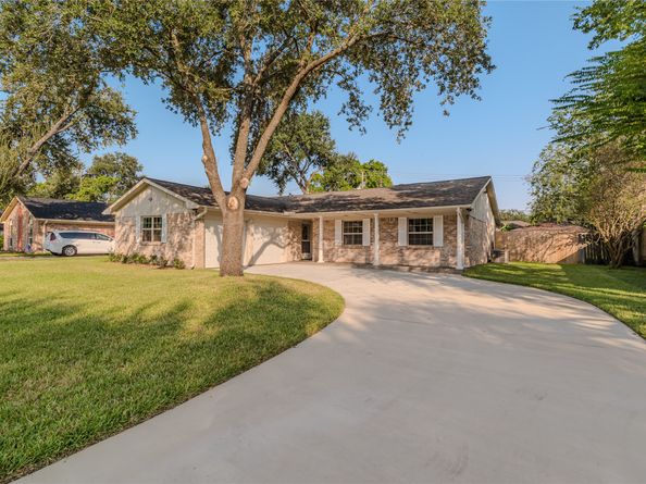 12406 Whittington Drive, Houston TX 77077
