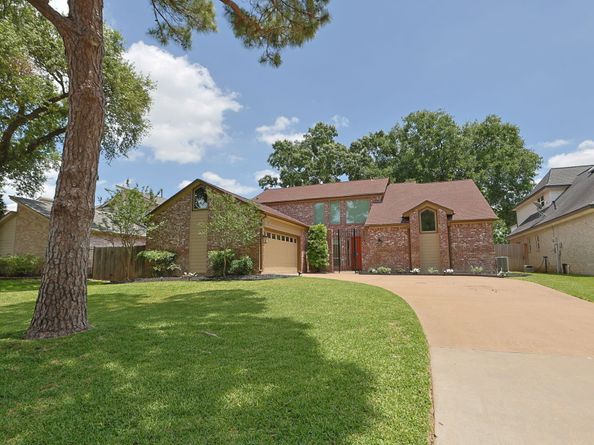 7314 Blenheim Palace Lane, Houston TX 77095