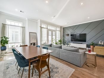 1040 W 26th Street