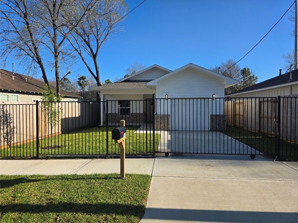 3407 Webster Street, Houston TX 77004
