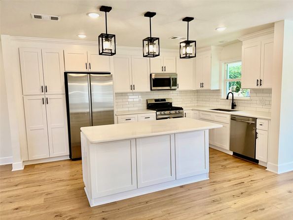 4505 W 43rd Street, Houston TX 77092