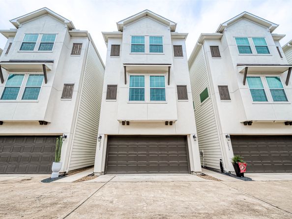 2051 Sherwood Forest Street, Houston TX 77043