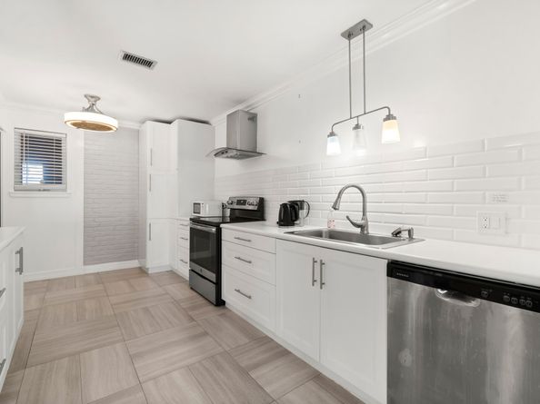 2824 Briarhurst Drive 14, Houston TX 77057