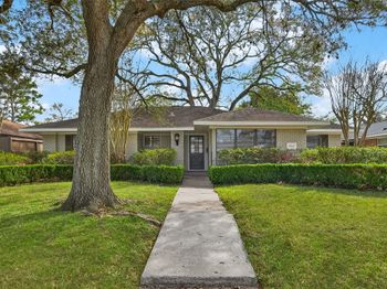 4807 Creekbend Drive