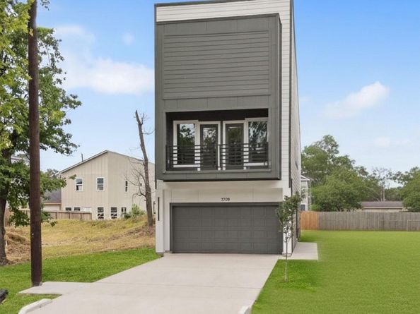 7709 Willow Street, Houston TX 77088