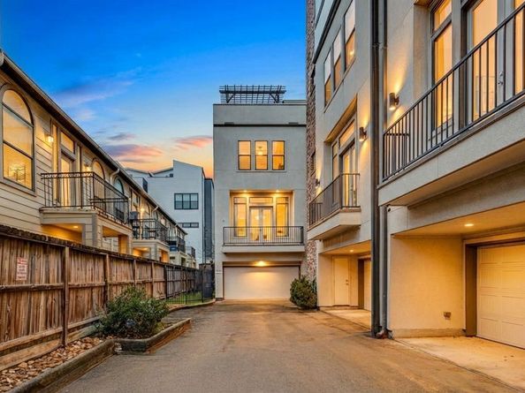 2913 Leeland Street, Houston TX 77003