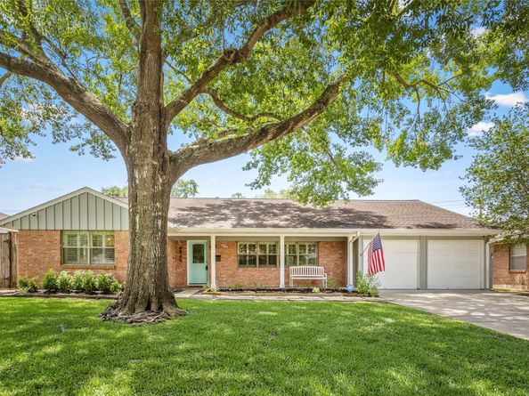 4845 Briarbend Drive, Houston TX 77035