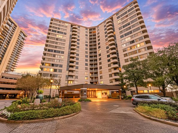 3525 Sage Road 1409, Houston TX 77056