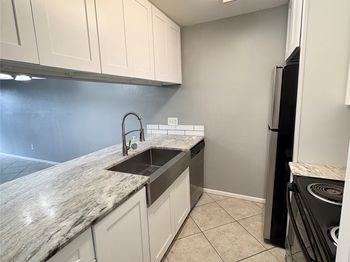 3015 Walnut Bend Lane