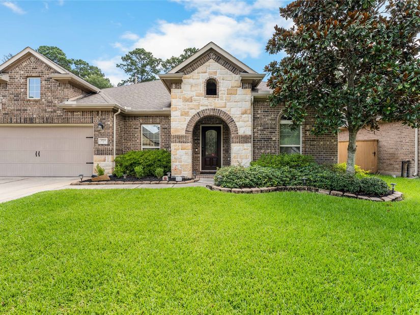 2711 Bay Laurel Lane, Conroe TX 77304