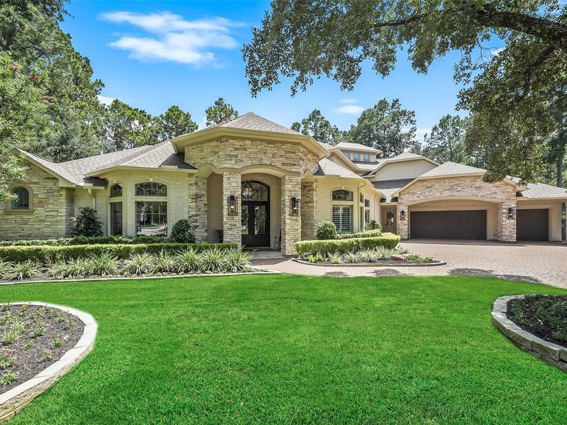 19 Harmony Links Place, The Woodlands TX 77382