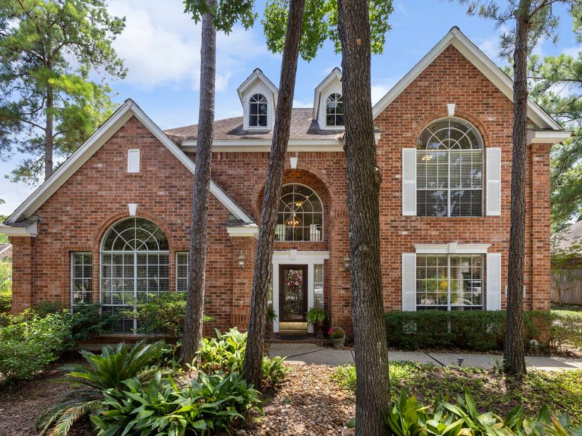 63 Driftoak Circle, The Woodlands TX 77381