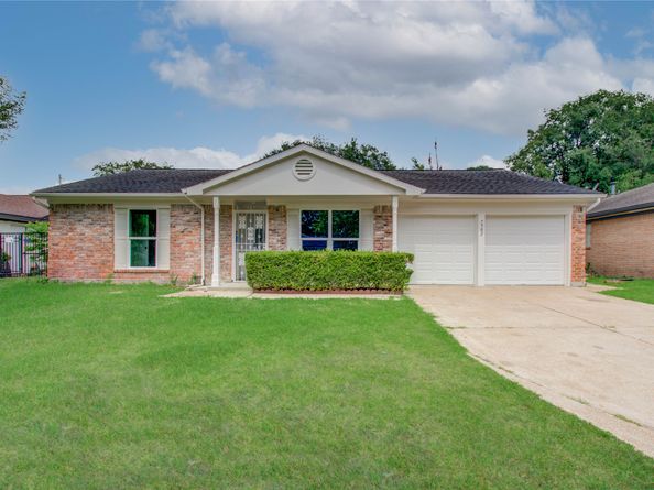 7902 La Roche Lane, Houston TX 77036