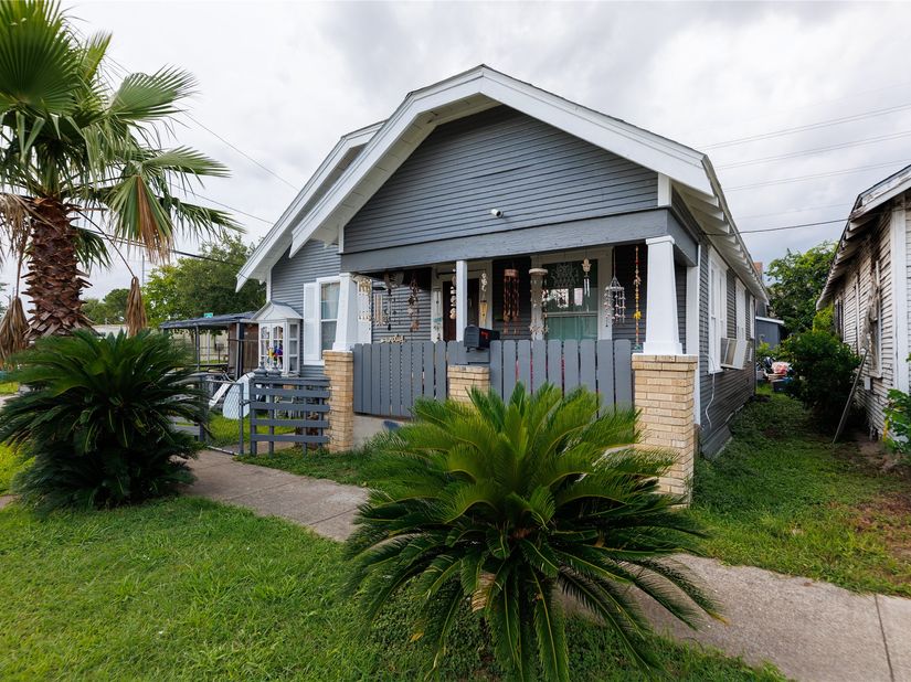 702 72nd Street, Houston TX 77011
