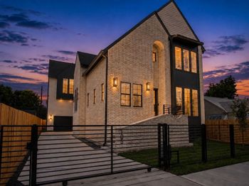 705 Walton Street
