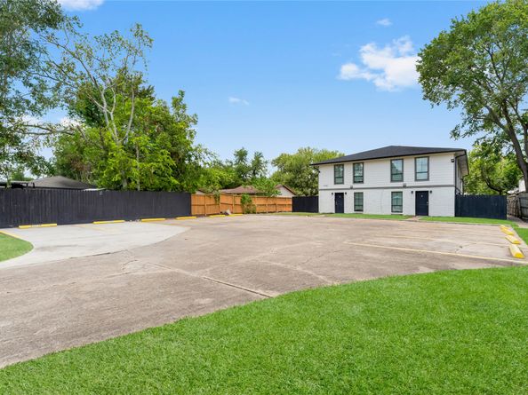 9130 Vogue Lane, Houston TX 77080