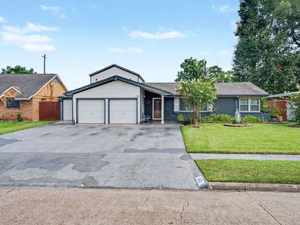 922 Peach Spring Drive, Houston TX 77088