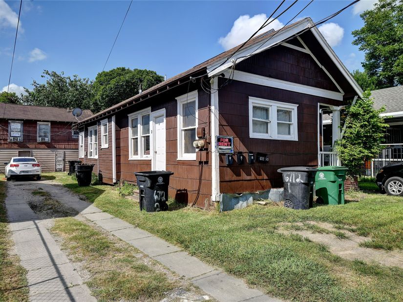 6712 Sherman Street, Houston TX 77011