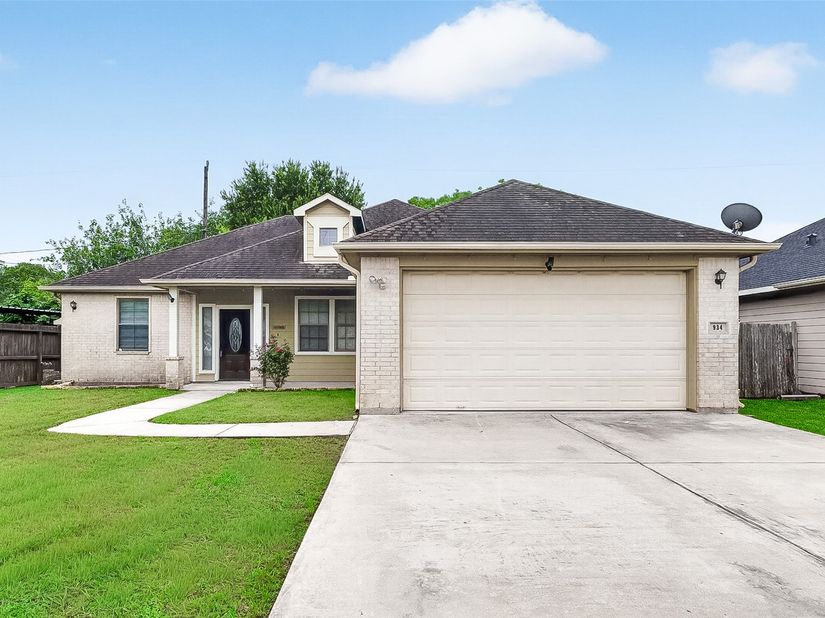 934 Genoa Street, Houston TX 77587