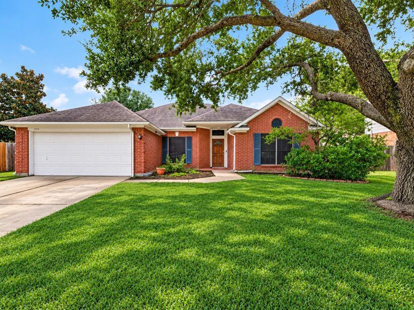 1714 Park Maple Drive, Katy TX 77450