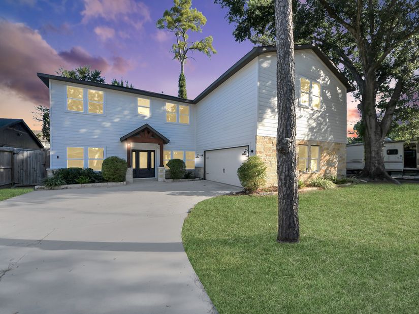 10038 Westview Drive, Houston TX 77055